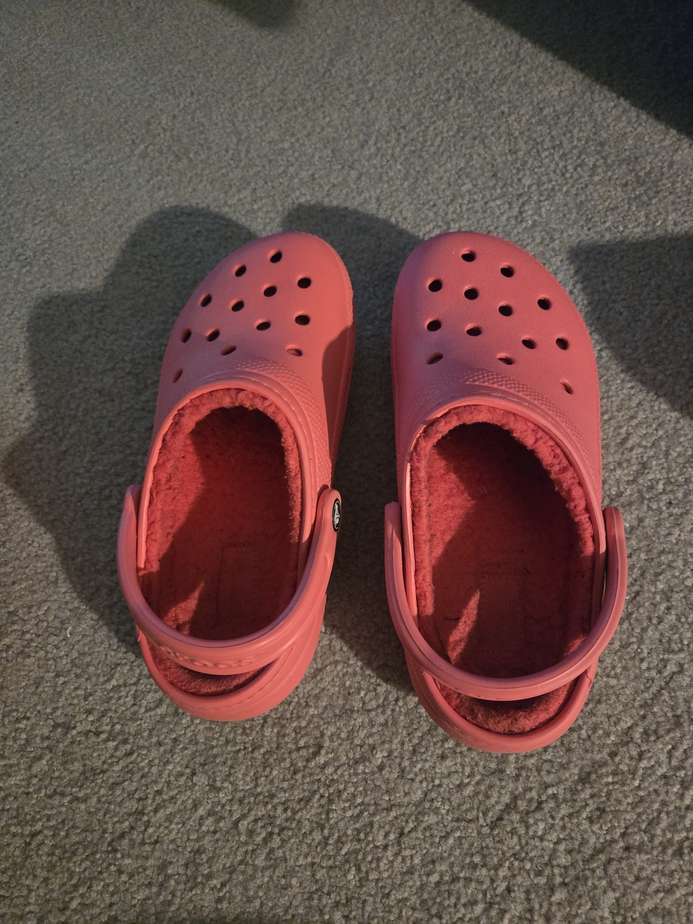 CROCS Women's Size 7  Fleece-Lined Clogs in Coral
